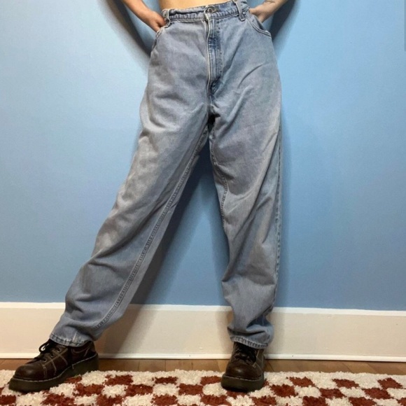 LEVIS SILVER TAB 90s LOOSE FIT LIGHT WASH MADE IN USA DENIM JEANS - Picture 1 of 1